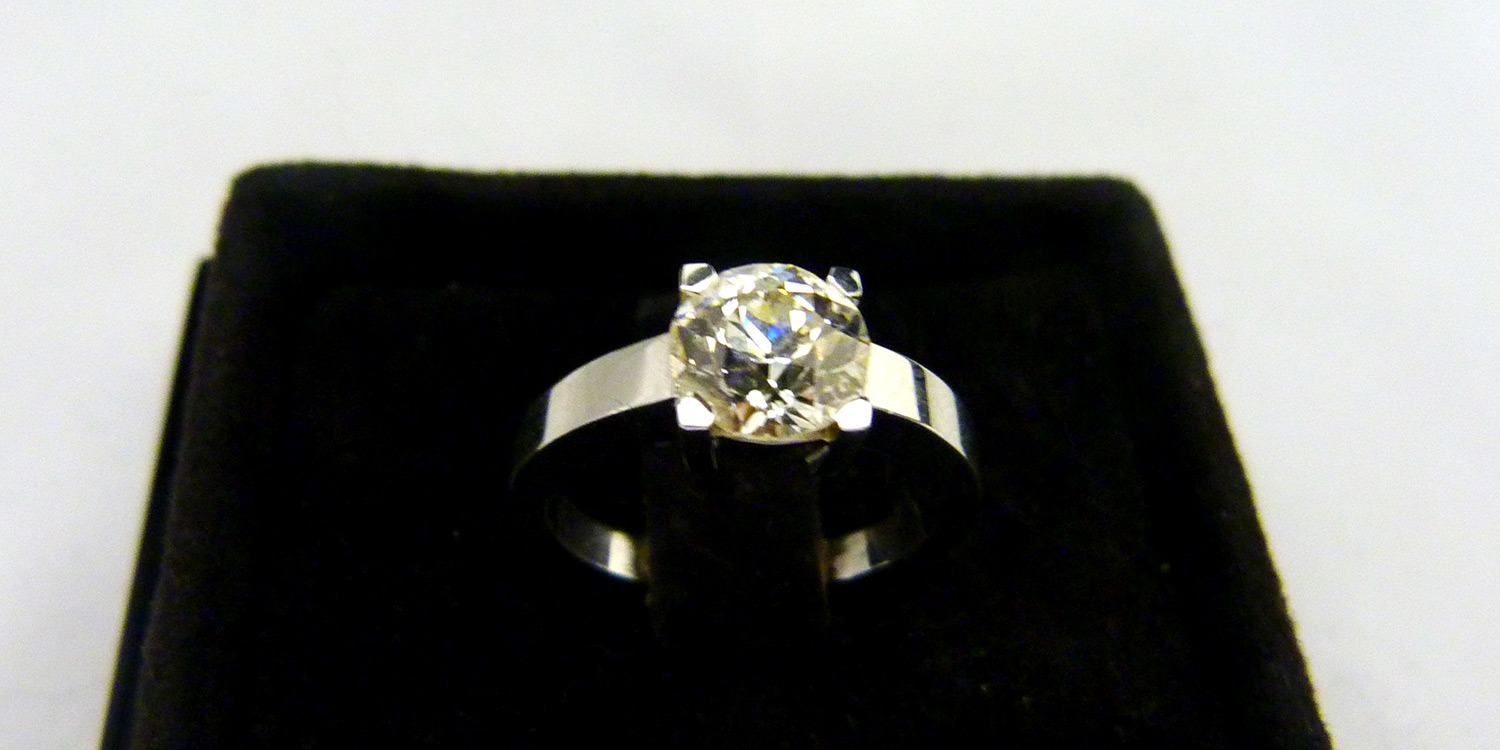 ... : Accueil  Notre boutique  Nos bijoux  Bague diamant et or blanc