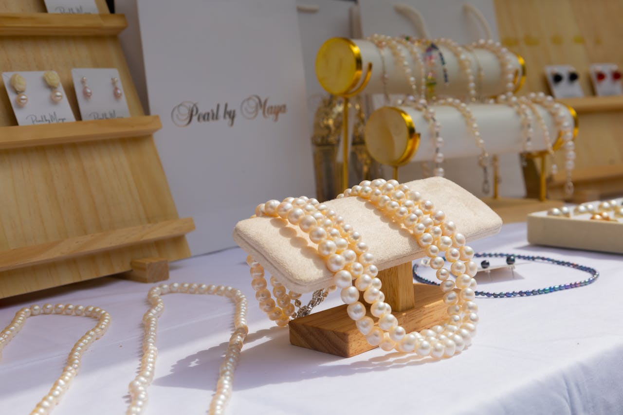 Différence entre comptoir d'achat d’or et bijouterie | comptoir pour vendre son or à Nantes Comptoir d'Achat Or et Argent